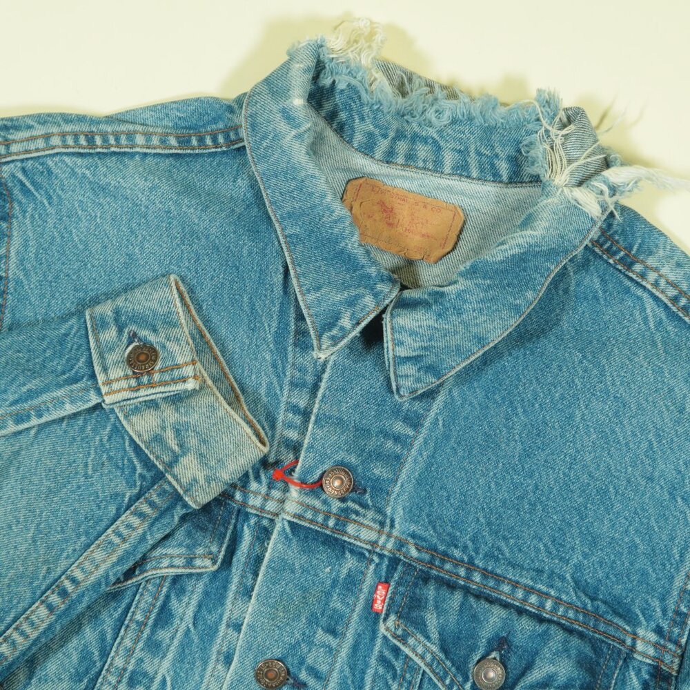 Vintage 1980s Levis Type 3 Trucker Jacket Mens 46 Blue Thrashed Ripped Denim